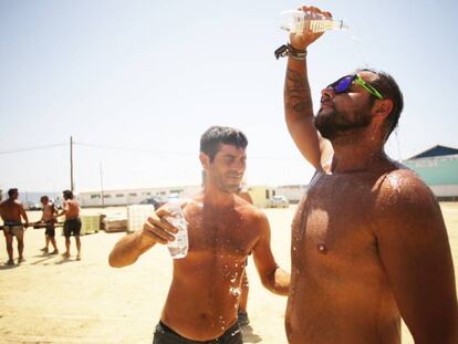 Cooling off in 40ºC weather in Barbate, Cádiz.