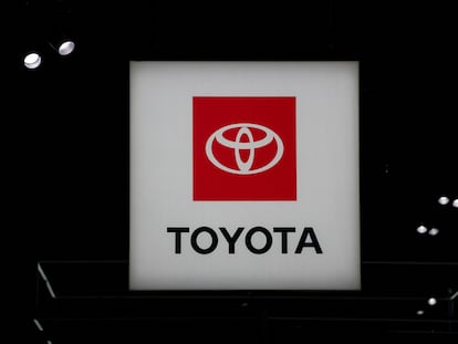 Logo de Toyota en una feria de automoción en Nueva York