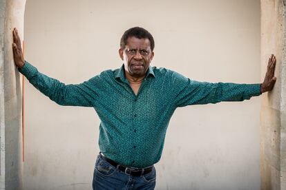 El escritor haitiano Dany Laferriere, fotografiado en París este sábado.