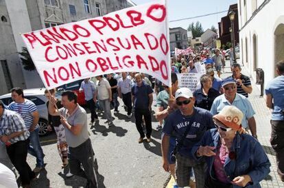 Manifestaci&oacute;n el pasado s&aacute;bado contra la normativa del pulpo por las calles de Ribeira.