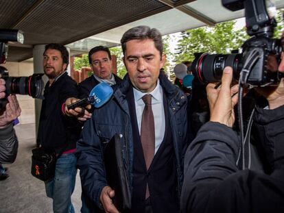 Vicente Rambla, exvicepresidente de la Generalitat, llega al juzgado.