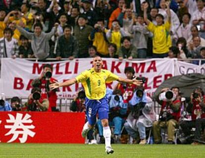 Ronaldo celebra su gol contra Turquía.