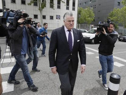 Luis B&aacute;rcenas saliendo de los juzgados de Plaza de Castilla.