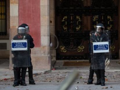 La policía catalana activa sus unidades de orden público  al 100%  en previsión de movilizaciones por la sentencia del  procés 