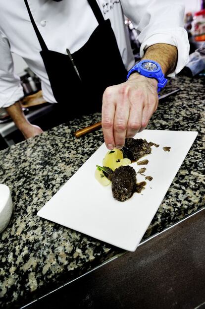 Plato de lamprea del restaurante Acio, en Santiago de Compostela.