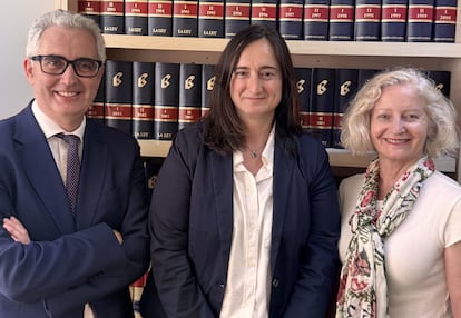 Alfonso Pedrajas, Begoña Vilar y Sonia Cortés, socio director y socias de la oficina de Barcelona de Abdón pedrajas Littler