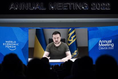 El presidente de Ucrania, Volodímir Zelenski, pronunciaba el lunes un discurso telemáticamente durante la sesión de apertura del Foro de Davos.