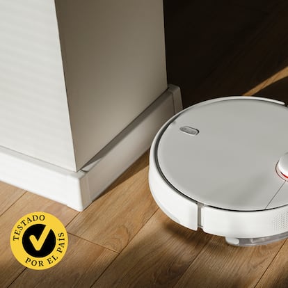 Artículo de EL PAÍS donde ponen a prueba los mejores robot aspiradores y friegasuelos.