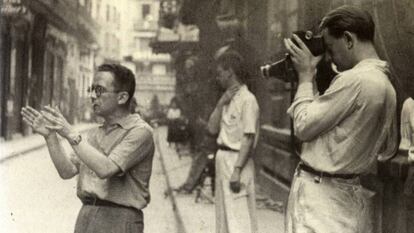 Max Aub (izquierda) y Andr&eacute; Malraux durante el rodaje de Sierra de Teruel.