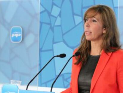 Alicia Sánchez-Camacho, presidenta del PP, hoy en la rueda de prensa.