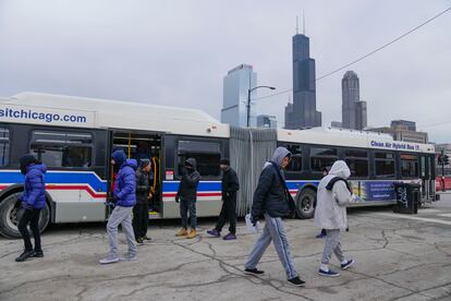 Chicago Transit Authority 'warming' buses for migrants