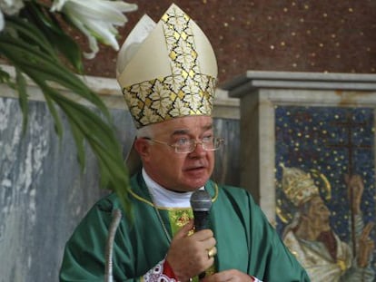 El sacerdote Josef Wesolowski, en 2009 en Santo Domingo.