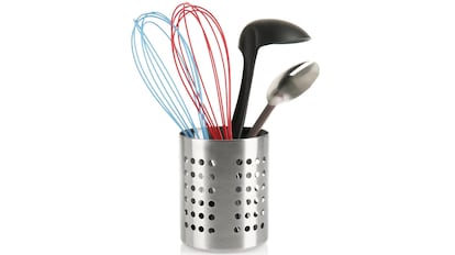 Cesta de acero inoxidable con aberturas para airear la humedad.
