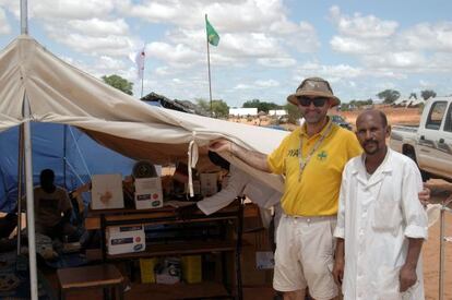 'Livingstone', con el polo de la DYA, en una anterior edición del rally Paris Dakar.