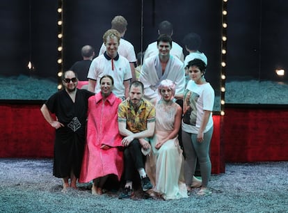 Pase gráfico de la obra 'El alivio o la crueldad de los muertos', que se representa en los Teatros del Canal.