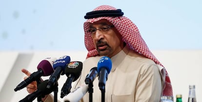 El ministro de Energía de Arabia Saudí, Khalid Al-Falih, durante su comparecencia ante medios de comunicación este miércoles. 