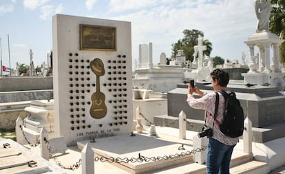 O túmulo de Compay Segundo, no cemitério de Santa Ifigênia, m Santiago de Cuba.