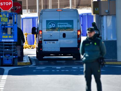 Frontera de Ceuta con Marruecos, durante la prueba piloto de la aduana comercial en enero pasado.