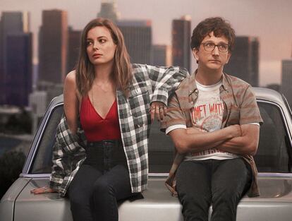 Imagen promocional de ‘Love’, la serie de Netflix que Arfin guioniza.