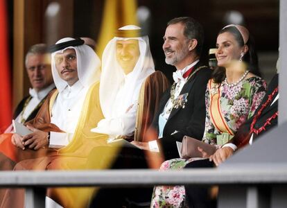 Os Reis da Espanha, junto ao emir de Qatar.