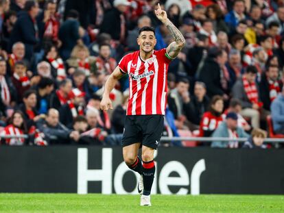 Yuri Berchiche, defensa del Athletic, celebra uno de sus dos goles al Mallorca.