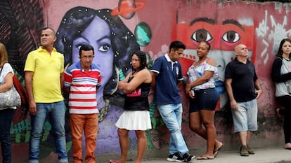 Brasileños haciendo cola para votar en Río de Janeiro en las elecciones del pasado 28 de octubre. 