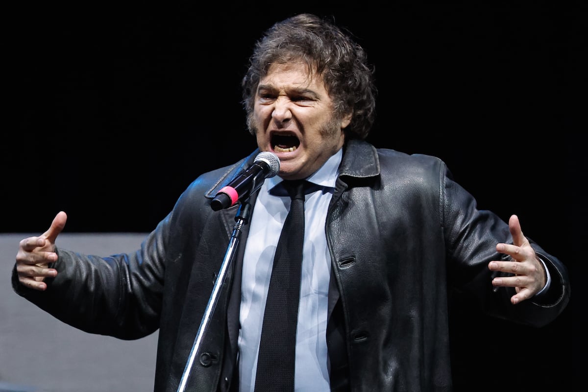 Vídeo | Javier Milei canta ‘Panic Show’ en la presentación de su libro ...