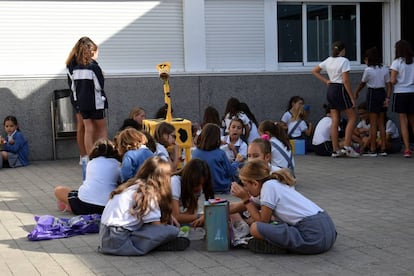 Patio del colegio Santa Gema Galgani.