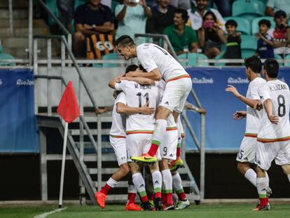 Los mexicanos celebran un gol contra Alemania