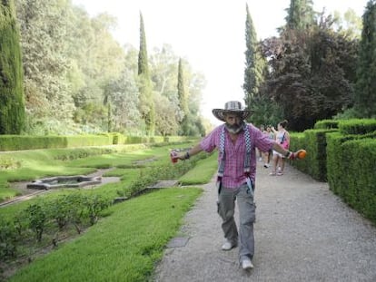 Sánchez Gordillo, en los jardines del palacio de Moratalla.