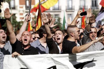 Un millar de ultraderechistas se manifiesta en Madrid.