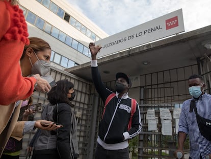 Juicio contra Malick Guaye y Fonsi Loaiza en un juzgado de Madrid por calumnias contra la policía municipal.