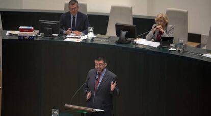 El concejal de Economía, Carlos Sánchez Mato, en el pleno del Ayuntamiento el 16 de octubre de 2017.
