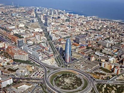 Zona del 22@ de Barcelona, con la avenida Diagonal desde la plaza de Glòries y la Torre Agbar hasta el litoral.