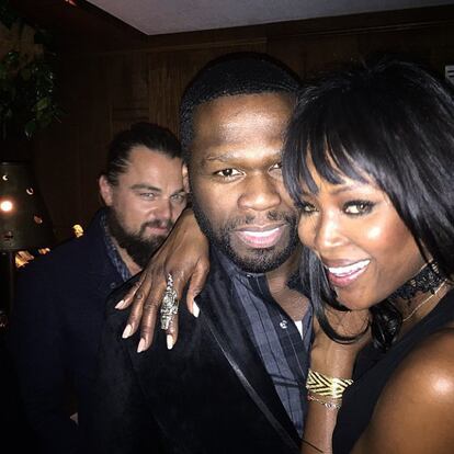 “Me ha hecho un photobomb una de las personas más sexies del planeta”, escribió 50 Cent en Instagram junto a esta foto. Mientras el rapero se hacía una foto con la modelo Naomi Campbell, el actor Leonardo DiCaprio no pudo evitar mirar a cámara.