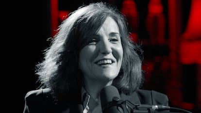La escritora y periodista Elvira Lindo conversa con Fernando Navarro en el videopodcast 'Tercer Acto'.