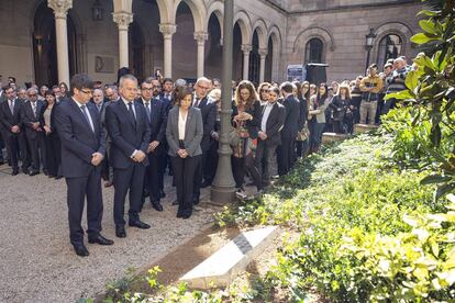 Puigdemont, Elias i Forcadell en l&#039;homenatge a les v&iacute;ctimes de Freginals.