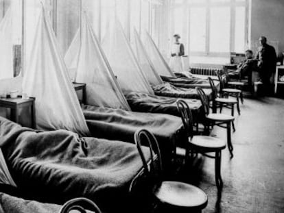 US soldiers suffering from Spanish flu in 1918 in Langres, France.