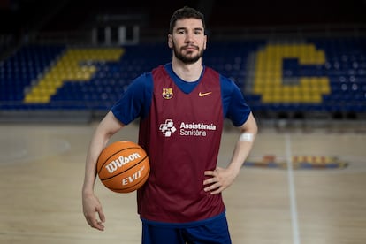 Darío Brizuela, jugador de baloncesto del FC Barcelona, fotografiado en el Palau Blaugrana. 