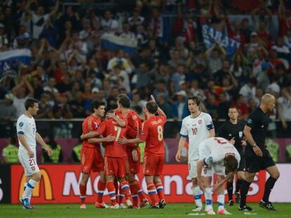 Los jugadores rusos celebran la victoria.