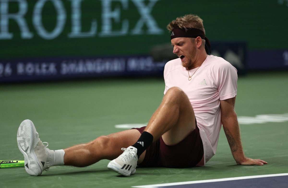 Alejandro Davidovich Fokina defeats Frances Tiafoe in Shanghai