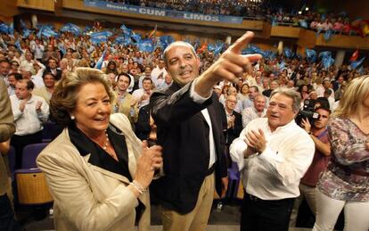 La alcaldesa de Valencia, Rita Barberá, el presidente de la Generalitat, Francisco Camps, y Alfonso Rus, en 2007