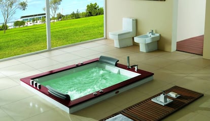‘Jacuzzi’ a ras del suelo para dos personas de la empresa Web del Hidromasaje, en venta por 1.625 euros.