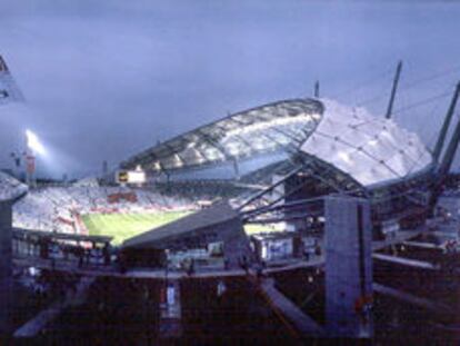 Vista nocturna del estadio de Seogwipo, en Corea del Sur.