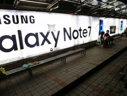 Un cartel anuncia el Samsung Galaxy Note 7.