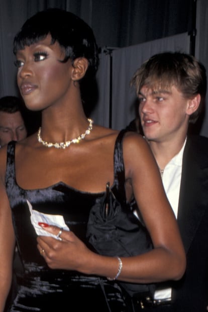 Naomi Campbell (1995)

Un romance muy pasajero sería la última ocasión en la que DiCaprio se enamoraría de una mujer mayor que él. El actor fue una muesca más en la larga lista de conquistas de una Diosa de Ébano que, por aquel entonces, estaba en la cúspide de su fama.