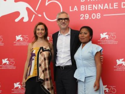 El cineasta es ovacionado por ‘Roma’, relato íntimo de su infancia en México. Yorgos Lanthimos lleva su sello al cine de época con ‘La Favorita’