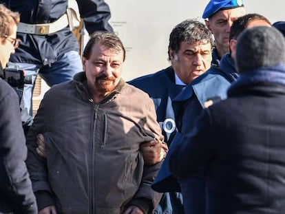 Cesare Battisti, en el aeropuerto de Ciampino, a mediados del pasado enero.