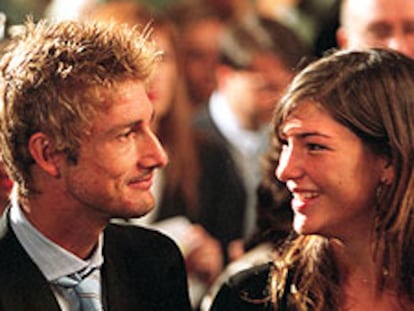 El tenista Juan Carlos Ferrero, con su novia durante la entrega de distinciones de la Generalitat valenciana.