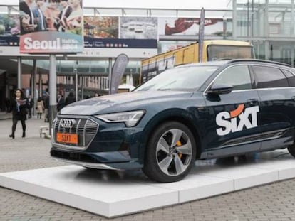 Vehículo de Sixt en exposición. 